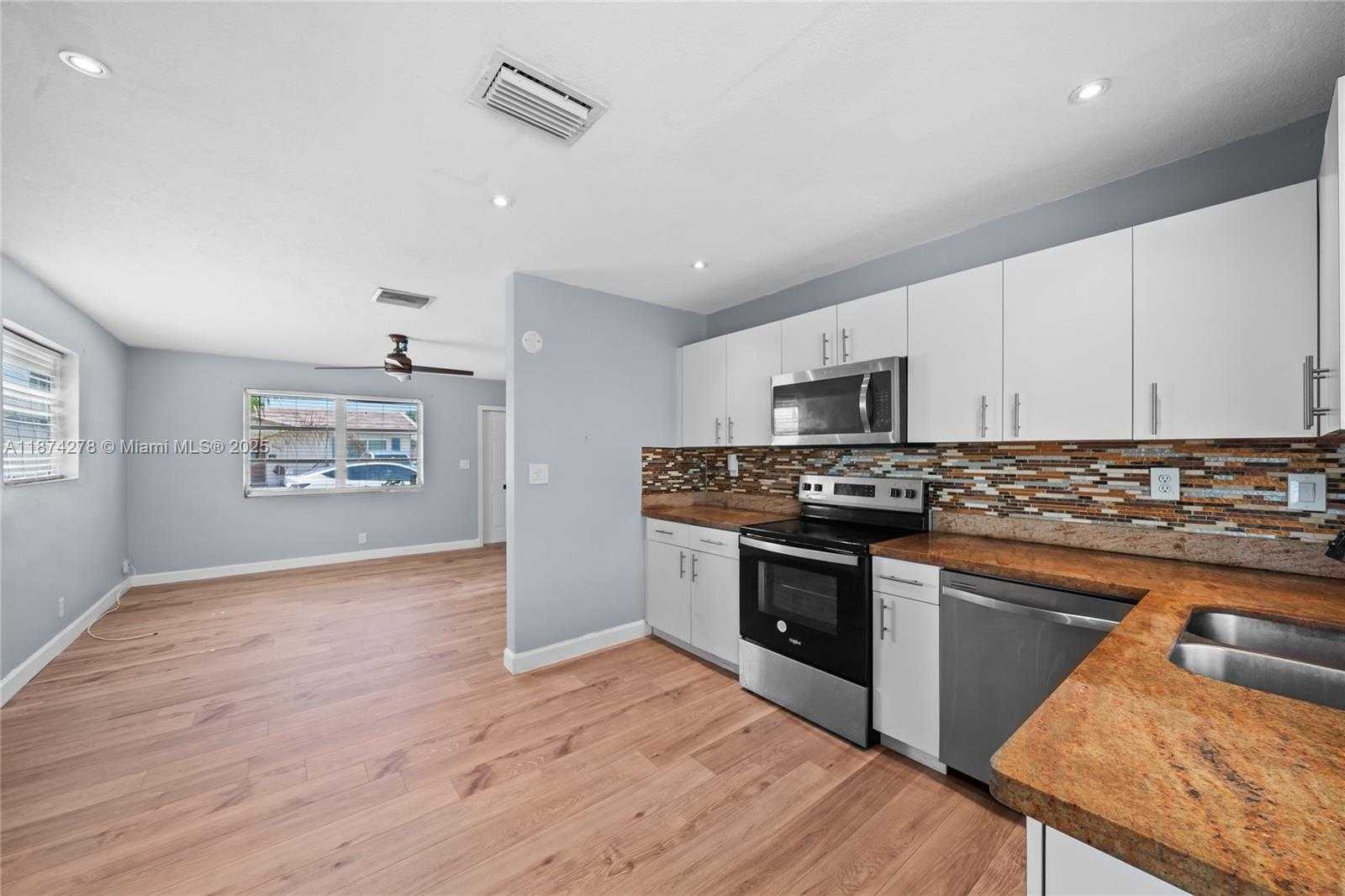 Small Image of 4938 NORTH WEST 54TH CT, Tamarac Number 10