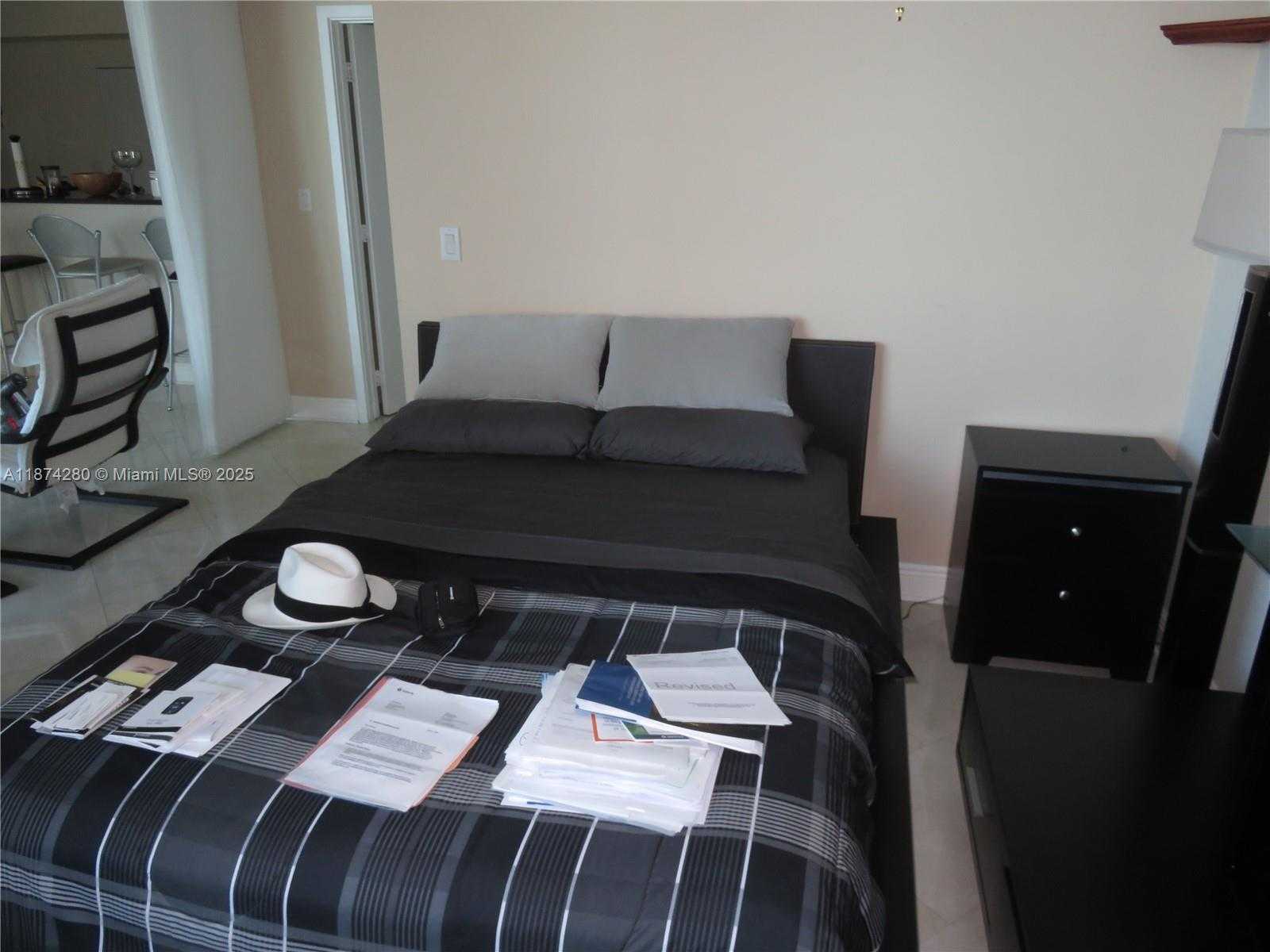 Small Image of 335 Biscayne Blvd, Miami, FL 33132, USA Number 13