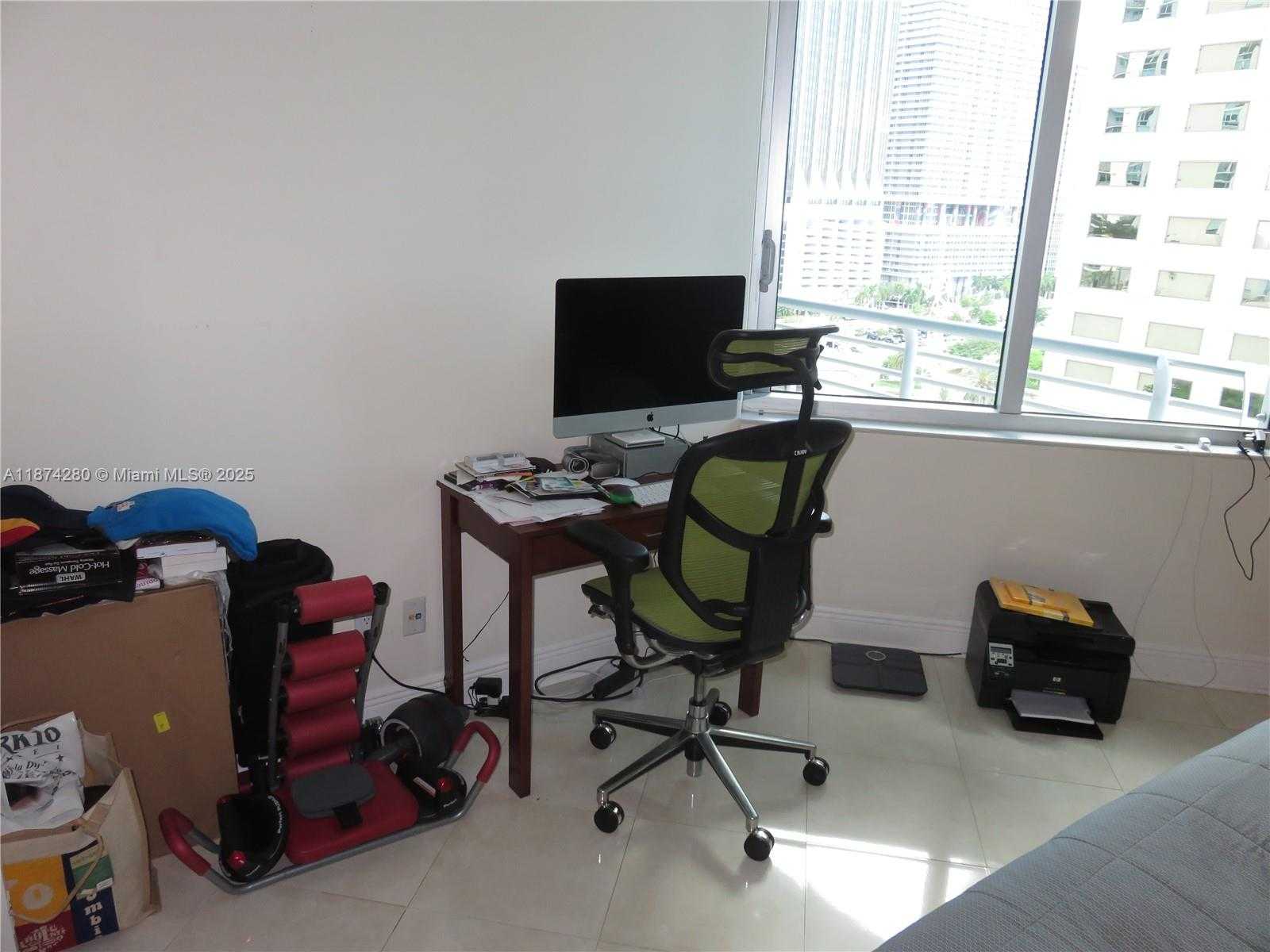 Small Image of 335 Biscayne Blvd, Miami, FL 33132, USA Number 15