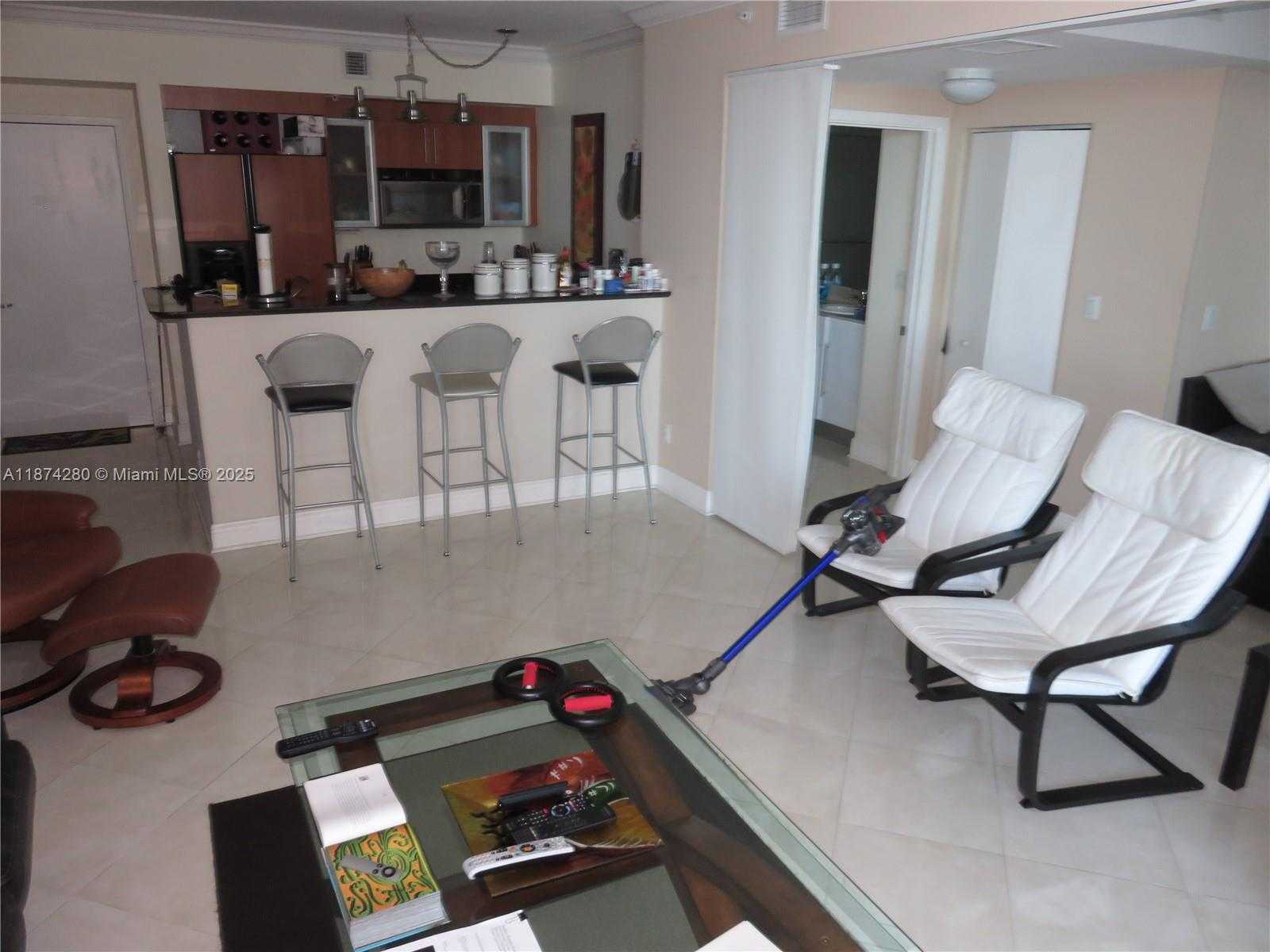 Small Image of 335 Biscayne Blvd, Miami, FL 33132, USA Number 9