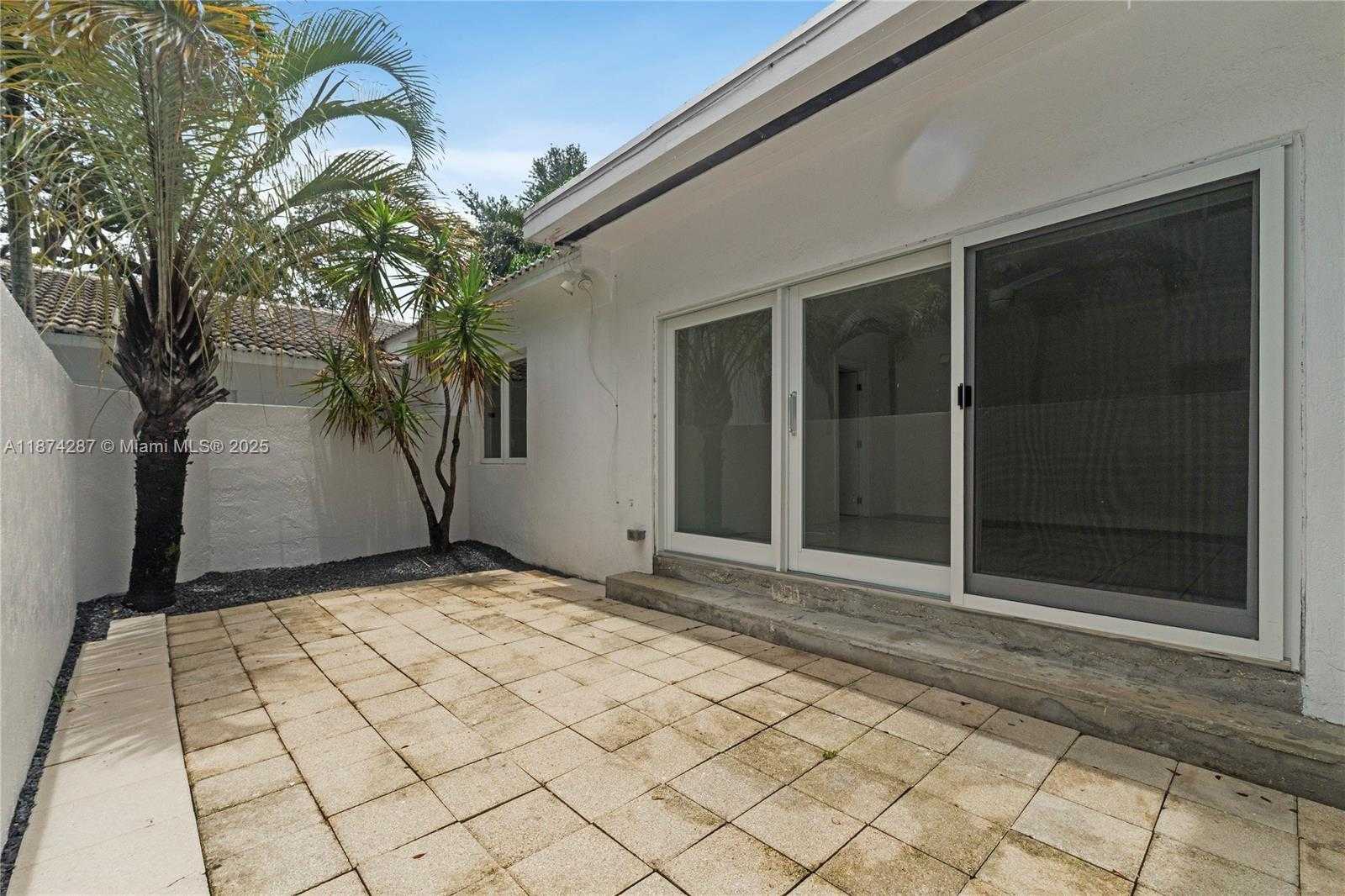 Small Image of 2356 SOUTH WEST 16TH AVE, Miami Number 10