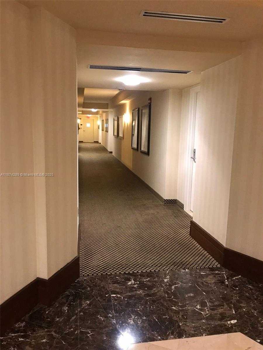 Small Image of 19501 WEST COUNTRY CLUB DR #509, Aventura Number 10