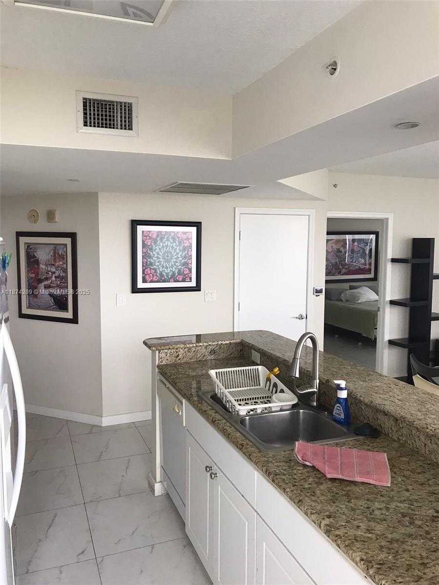 Small Image of 19501 WEST COUNTRY CLUB DR #509, Aventura Number 17