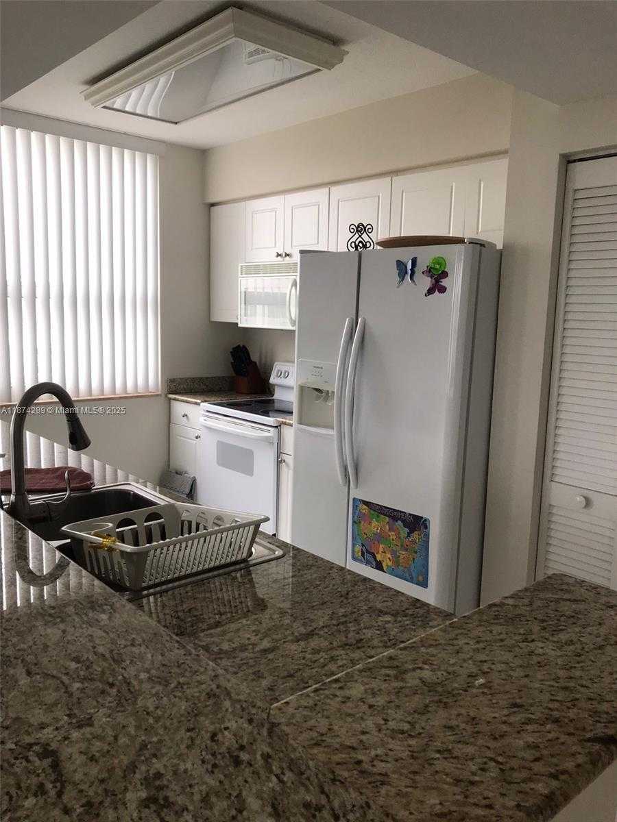 Small Image of 19501 WEST COUNTRY CLUB DR #509, Aventura Number 18