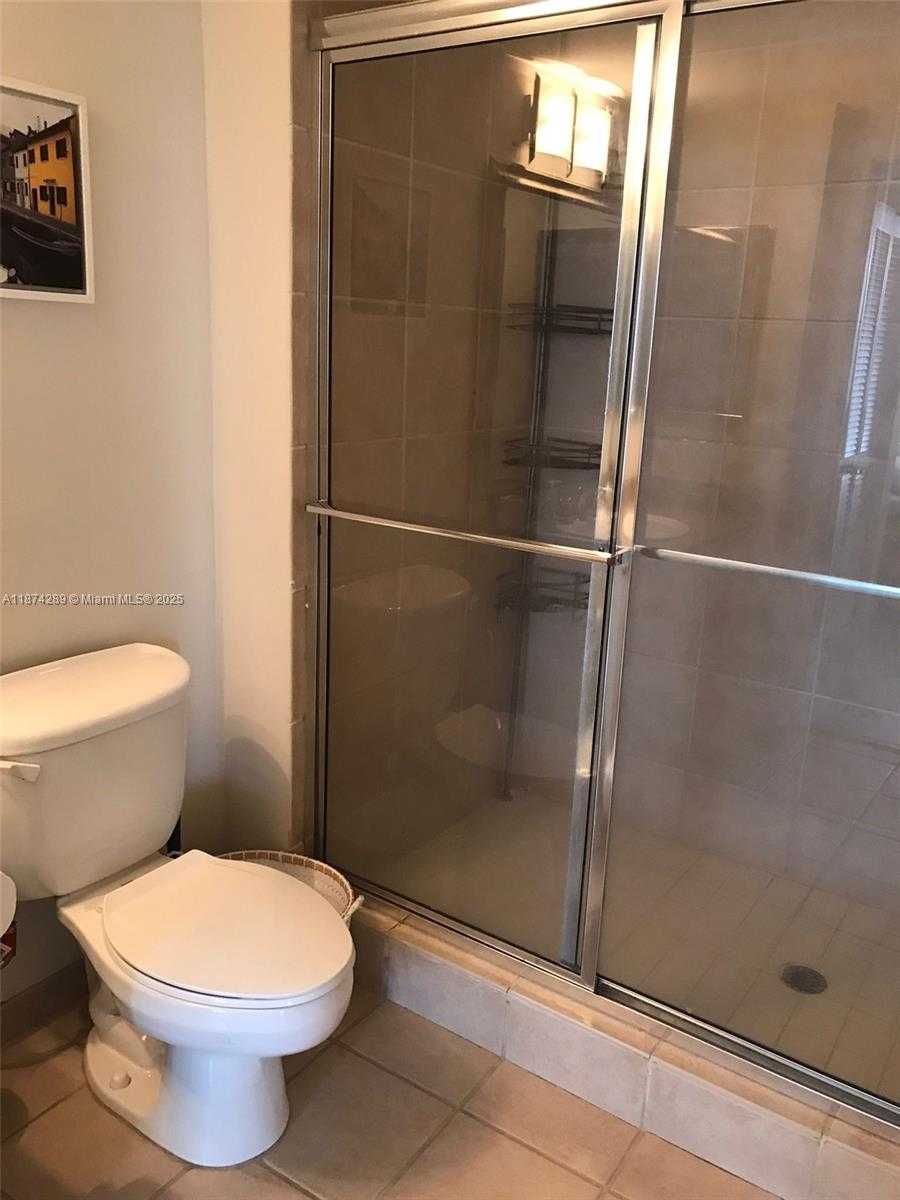 Small Image of 19501 WEST COUNTRY CLUB DR #509, Aventura Number 24