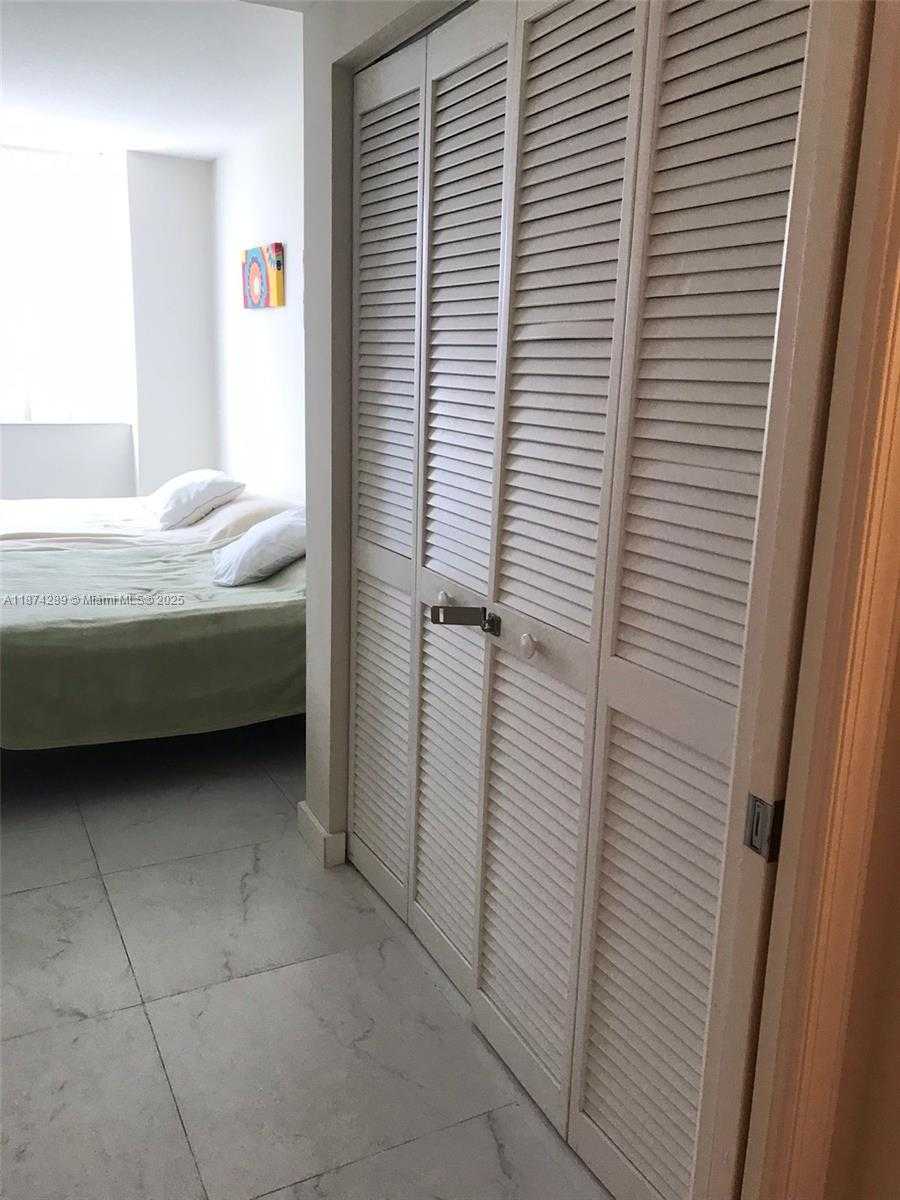 Small Image of 19501 WEST COUNTRY CLUB DR #509, Aventura Number 25