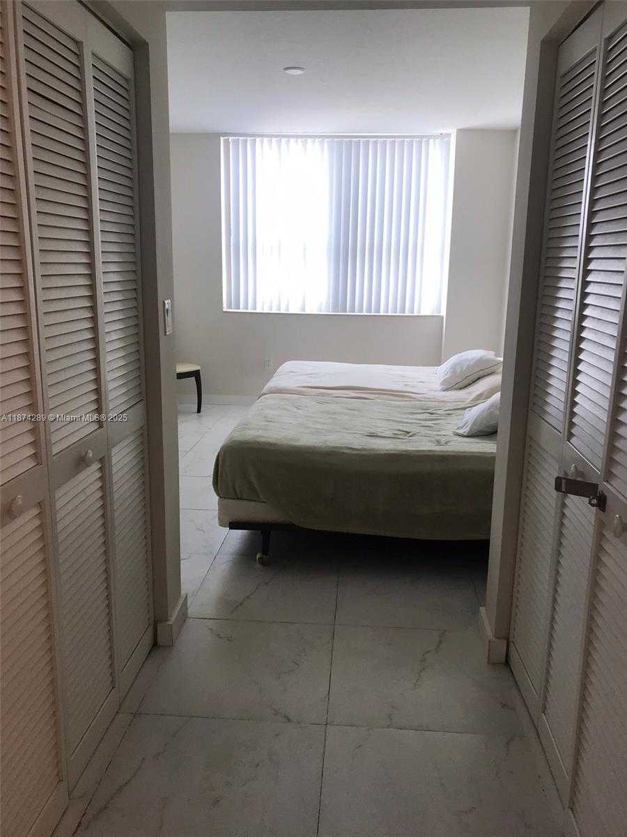 Small Image of 19501 WEST COUNTRY CLUB DR #509, Aventura Number 26