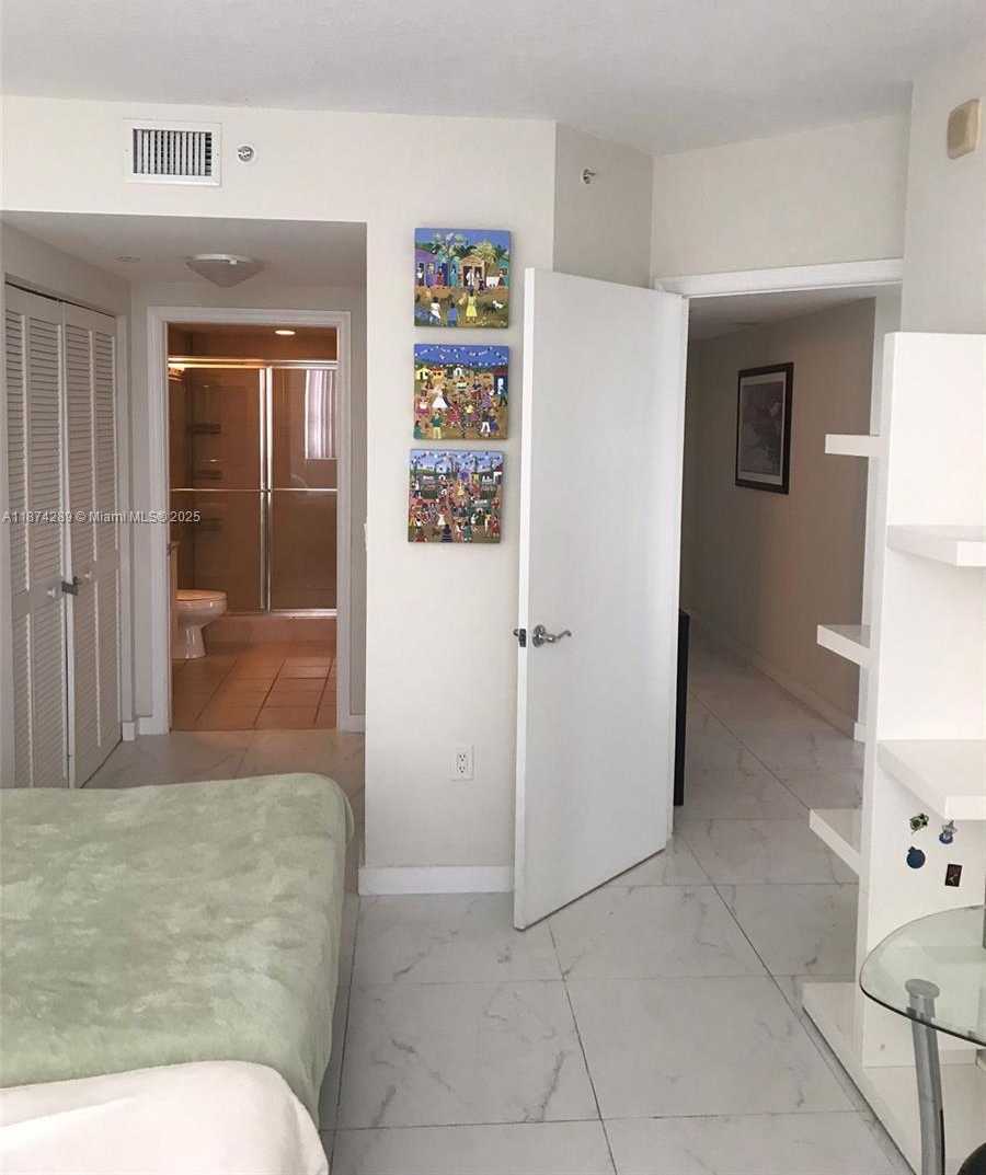 Small Image of 19501 WEST COUNTRY CLUB DR #509, Aventura Number 28