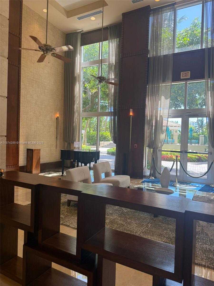 Small Image of 19501 WEST COUNTRY CLUB DR #509, Aventura Number 3