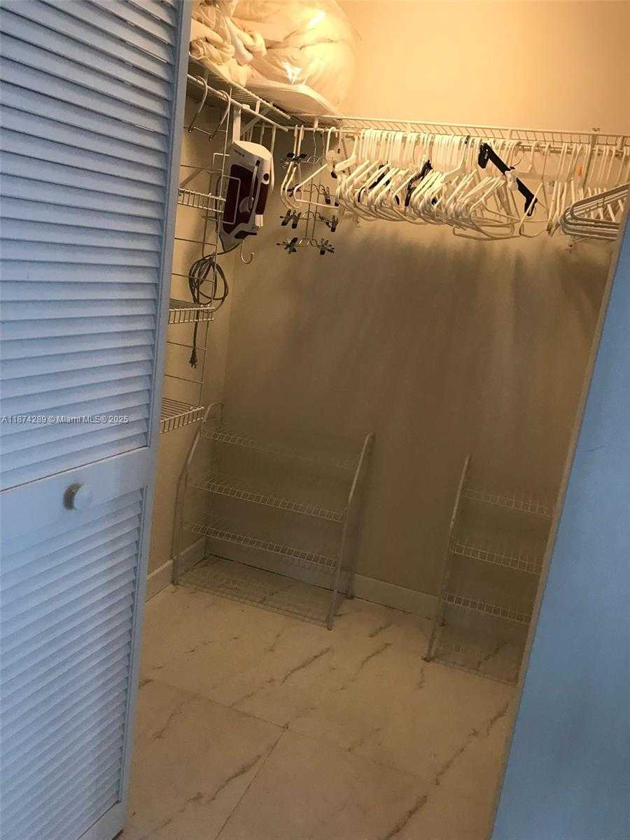 Small Image of 19501 WEST COUNTRY CLUB DR #509, Aventura Number 35