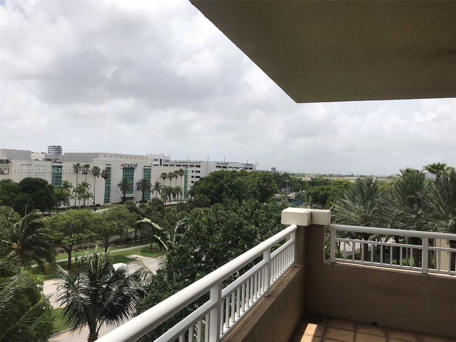 Small Image of 19501 WEST COUNTRY CLUB DR #509, Aventura Number 41