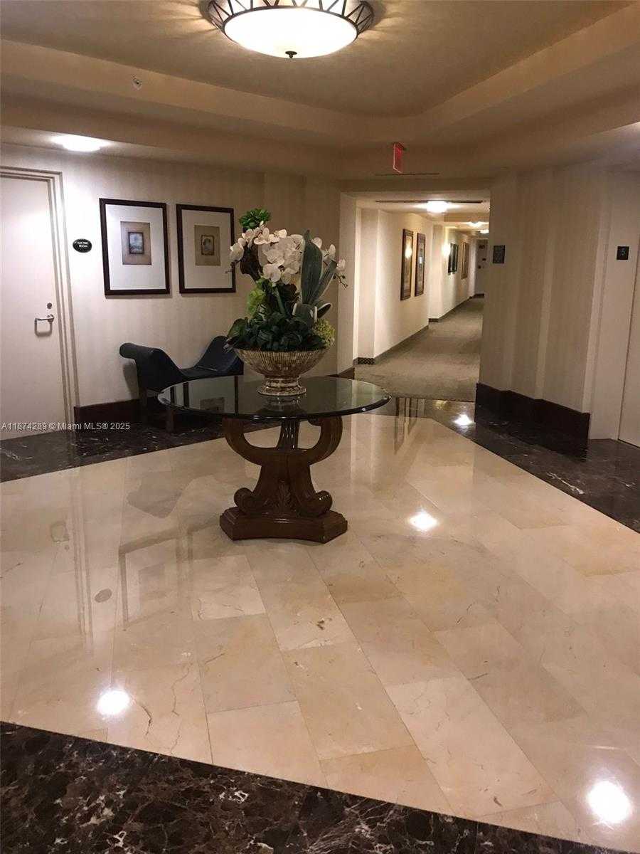 Small Image of 19501 WEST COUNTRY CLUB DR #509, Aventura Number 7
