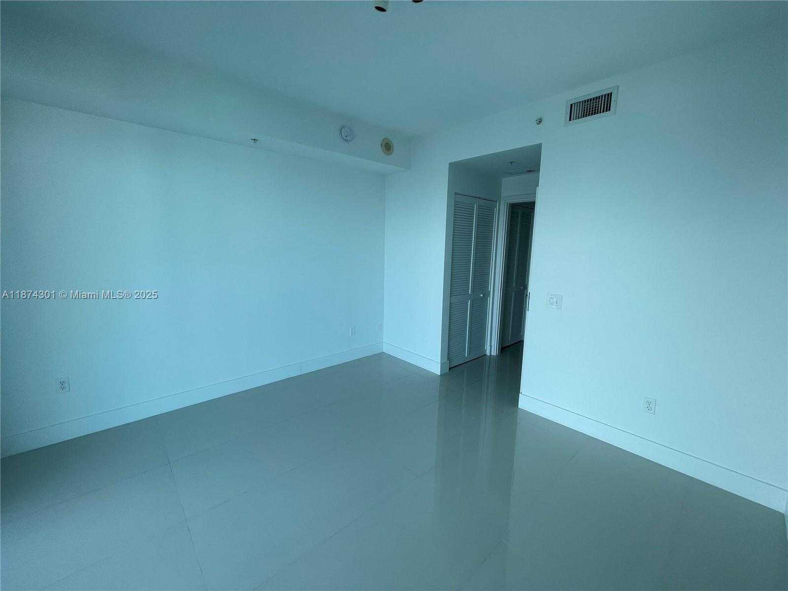 Small Image of 300 SOUTH BISCAYNE BLVD #T-3410, Miami Number 13