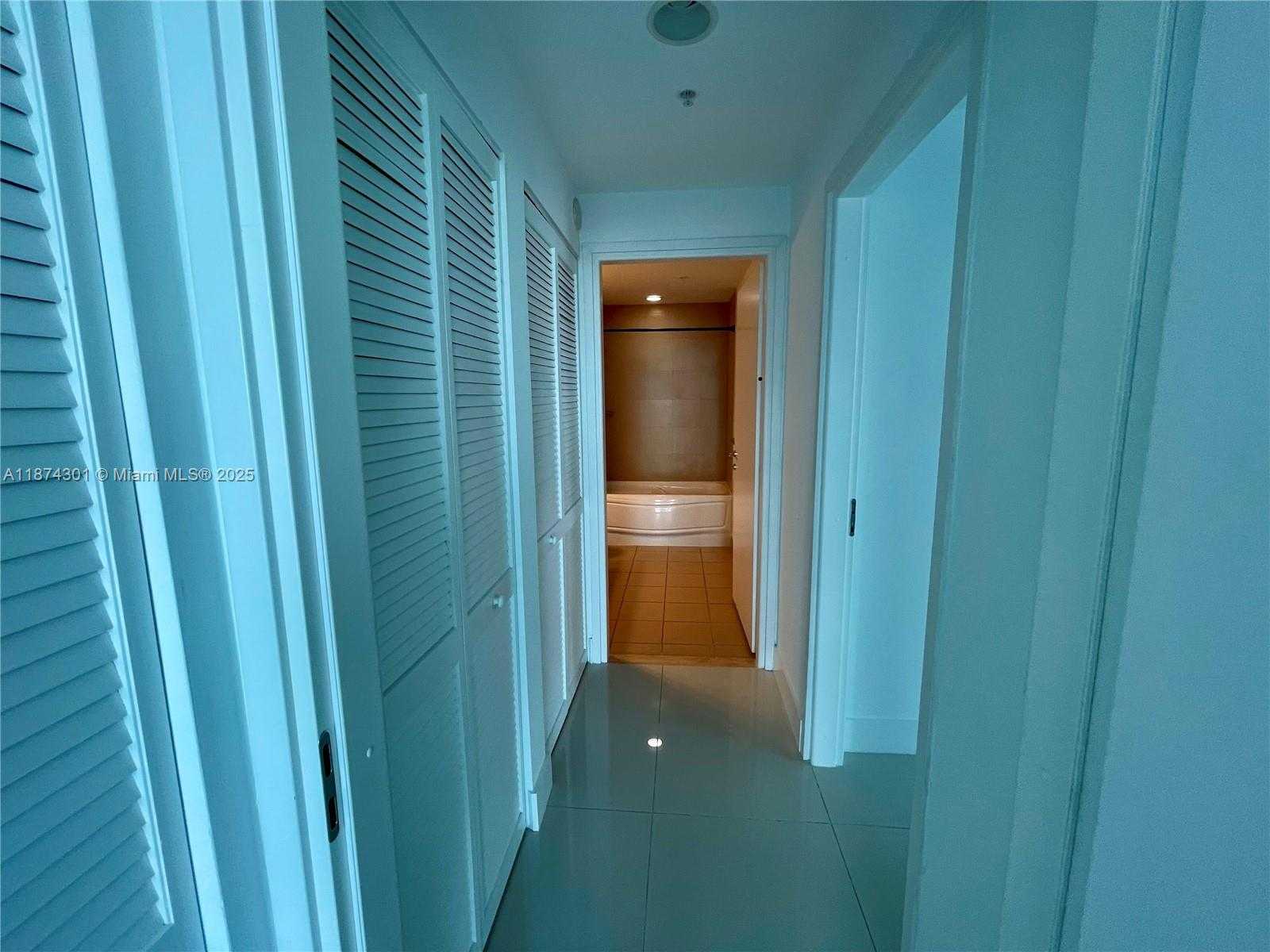 Small Image of 300 SOUTH BISCAYNE BLVD #T-3410, Miami Number 18