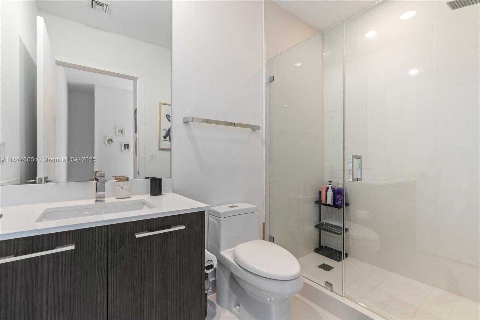 Small Image of 45 SOUTH WEST 9TH ST #4301, Miami Number 22