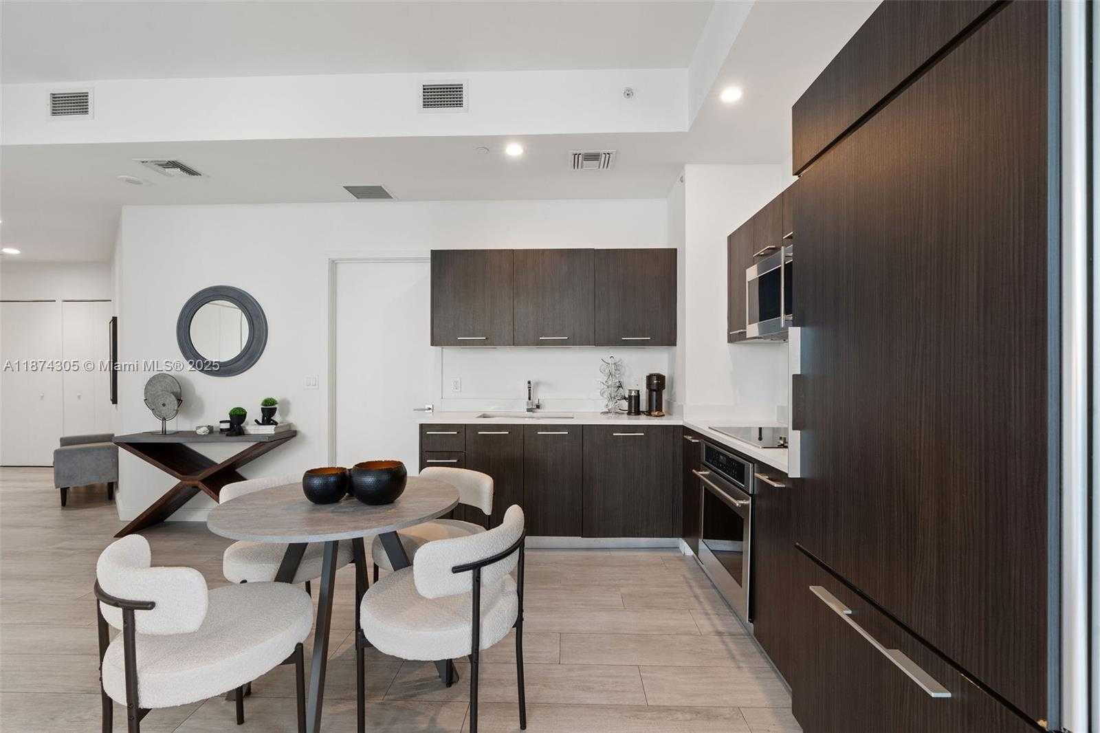 Small Image of 45 SOUTH WEST 9TH ST #4301, Miami Number 5