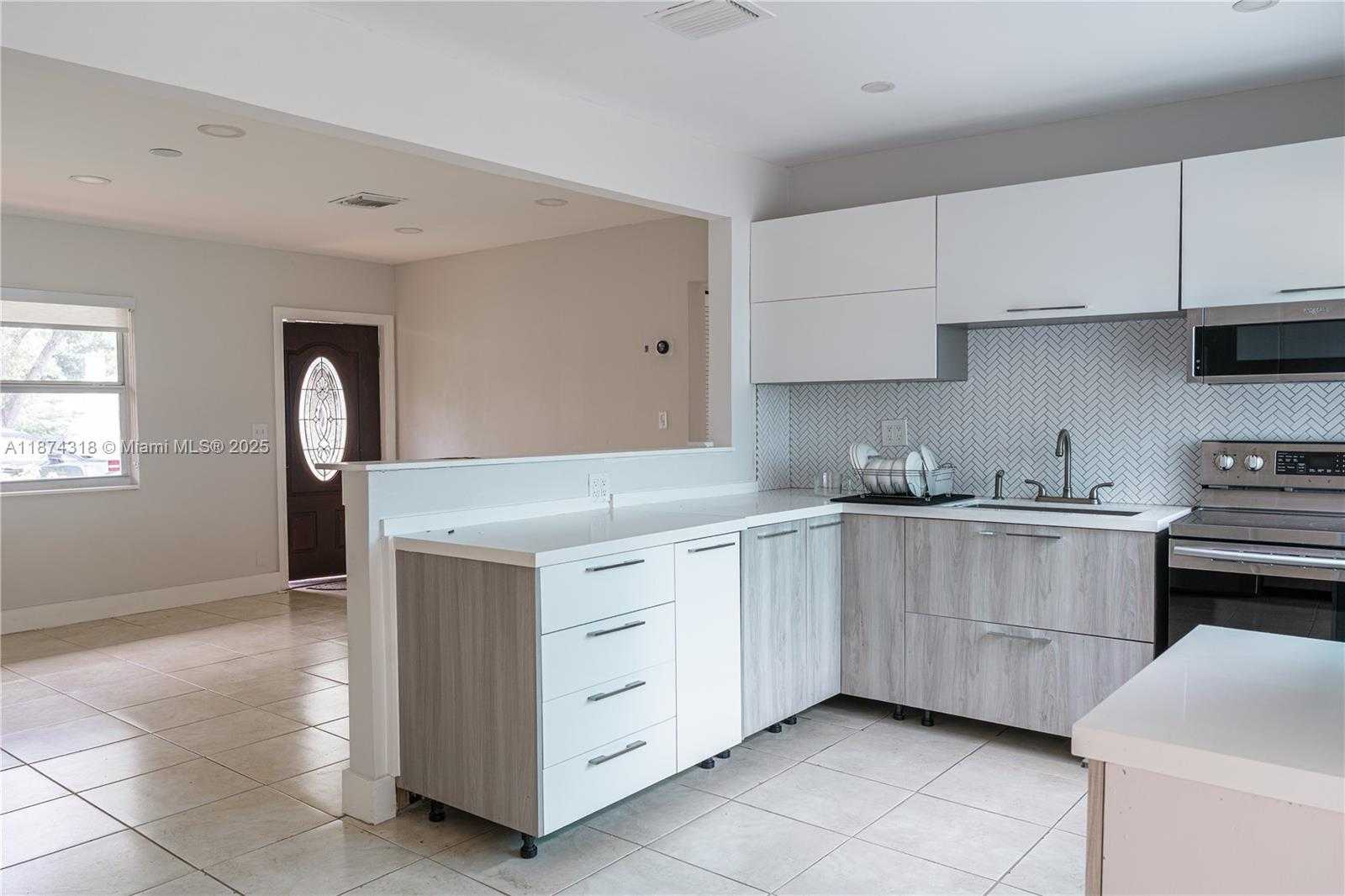 Small Image of 2842 JACKSON ST, Hollywood Number 2
