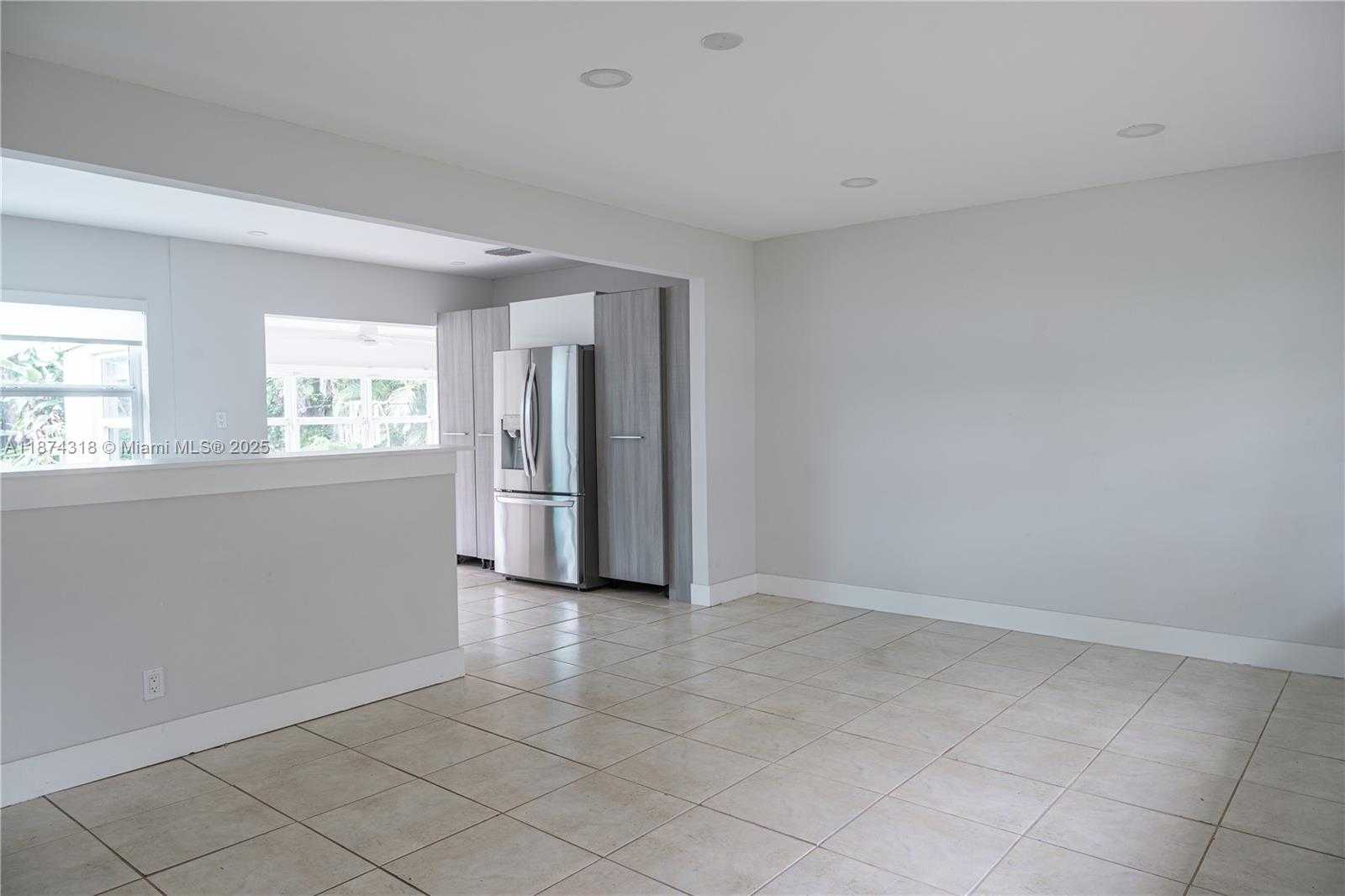Small Image of 2842 JACKSON ST, Hollywood Number 3