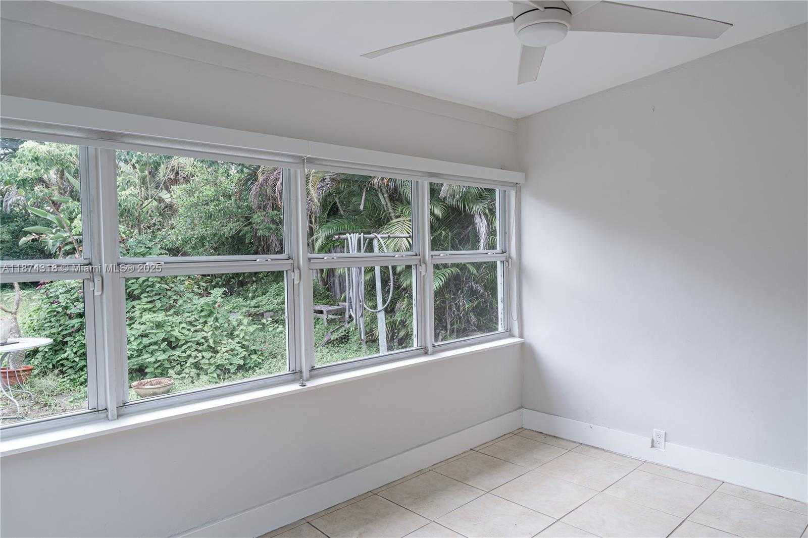 Small Image of 2842 JACKSON ST, Hollywood Number 5