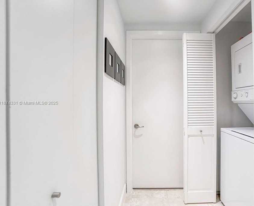 Small Image of 1331 BRICKELL BAY DR #906, Miami Number 10