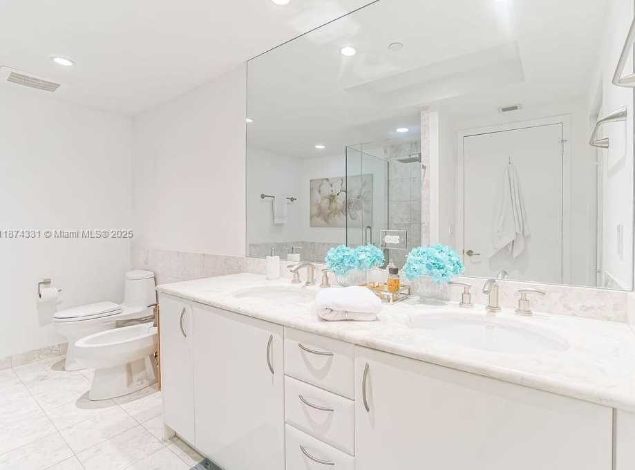 Small Image of 1331 BRICKELL BAY DR #906, Miami Number 9