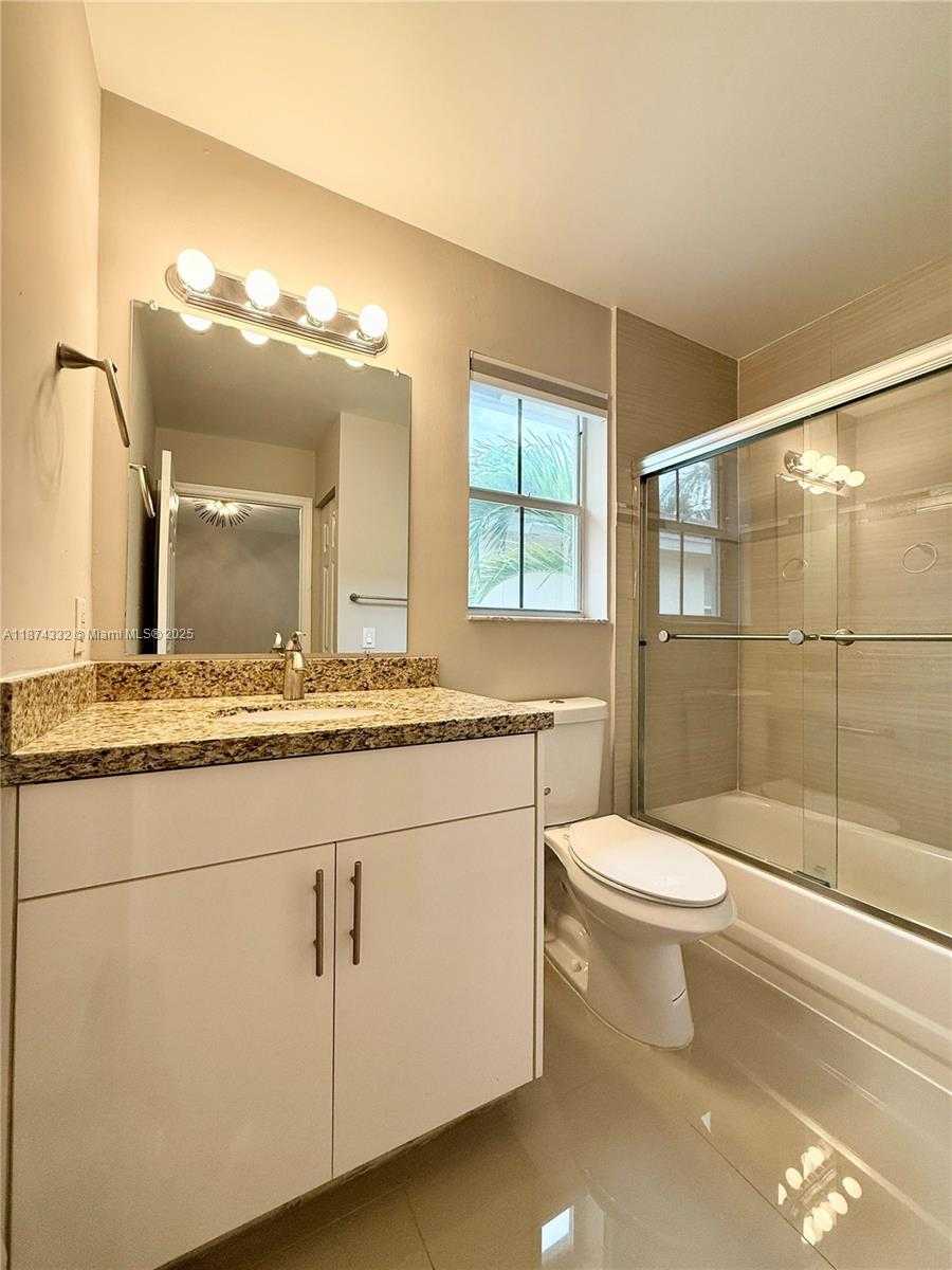 Small Image of 1140 OYSTERWOOD ST, Hollywood Number 27