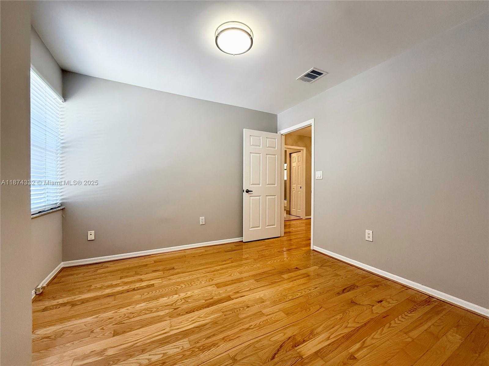 Small Image of 1140 OYSTERWOOD ST, Hollywood Number 29