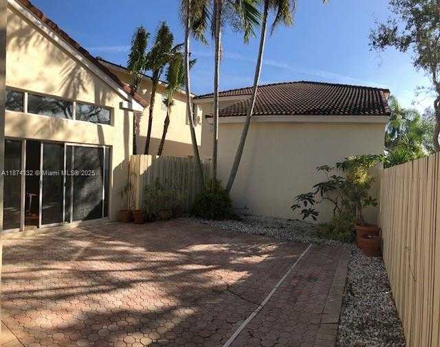 Small Image of 1140 OYSTERWOOD ST, Hollywood Number 7