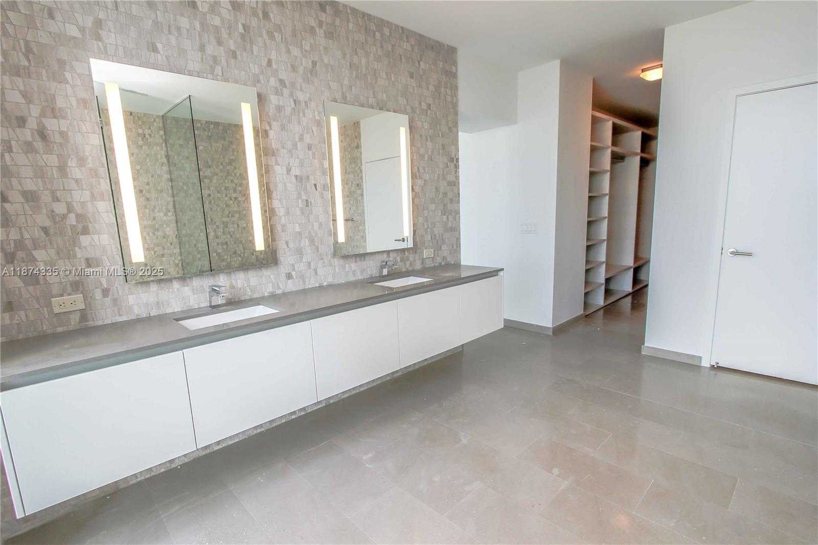 Small Image of 88 SOUTH WEST 7 #4111, Miami Number 15