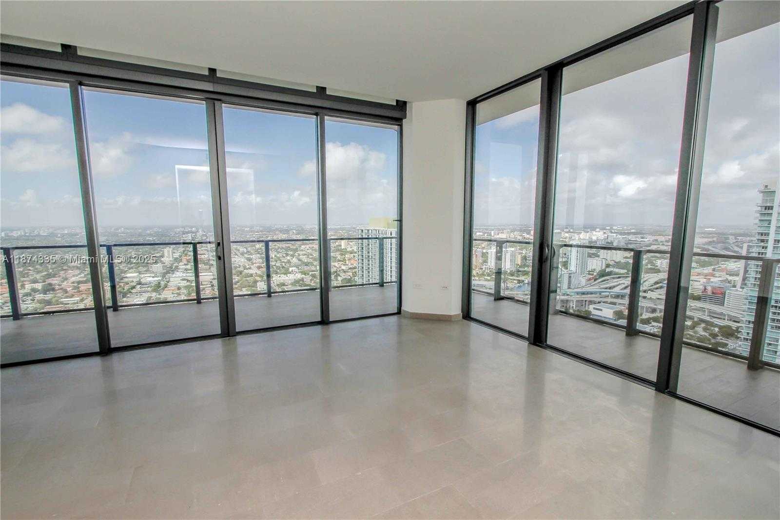 Small Image of 88 SOUTH WEST 7 #4111, Miami Number 7