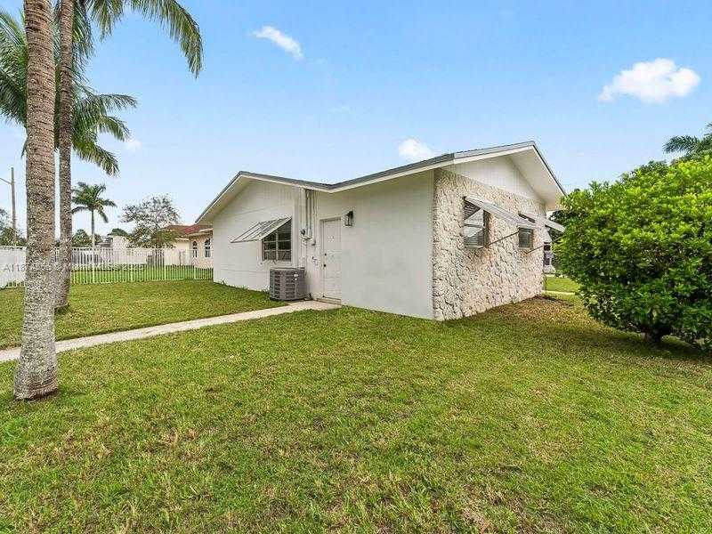 Small Image of 1515 NORTH EAST 2ND AVE, Homestead Number 4