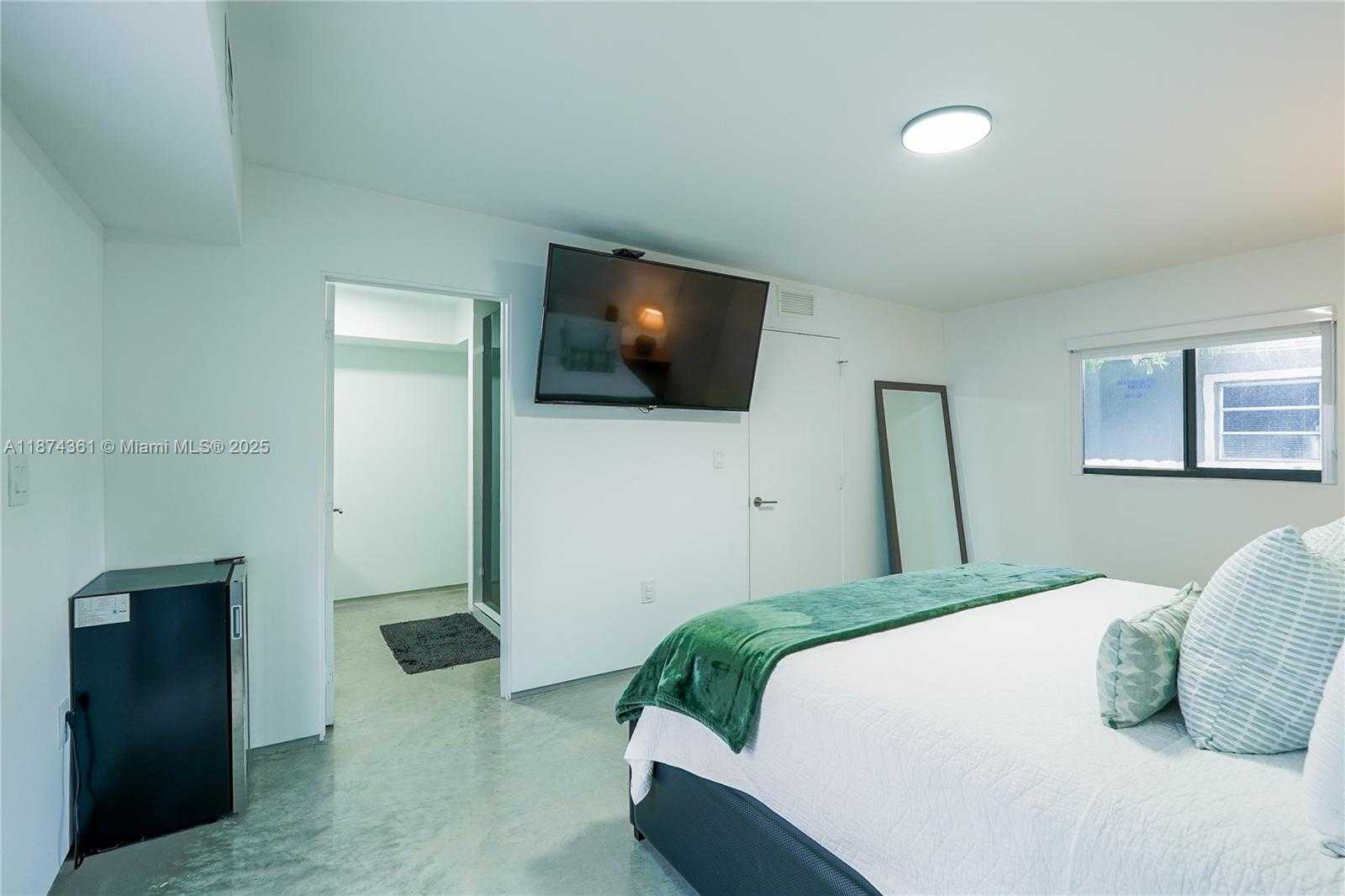 Small Image of 1747 NORTH WEST 31ST ST, Miami Number 26