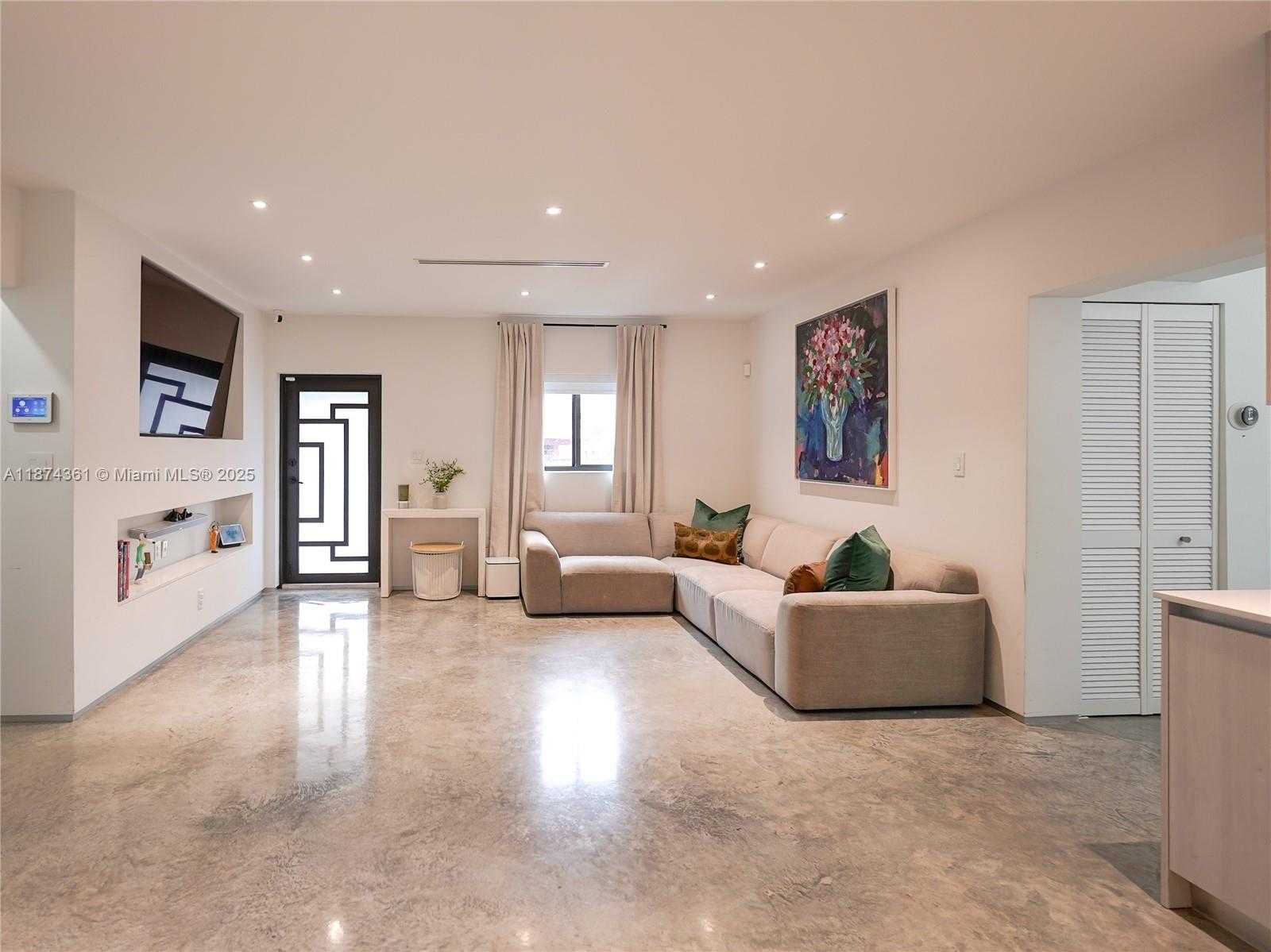 Small Image of 1747 NORTH WEST 31ST ST, Miami Number 6
