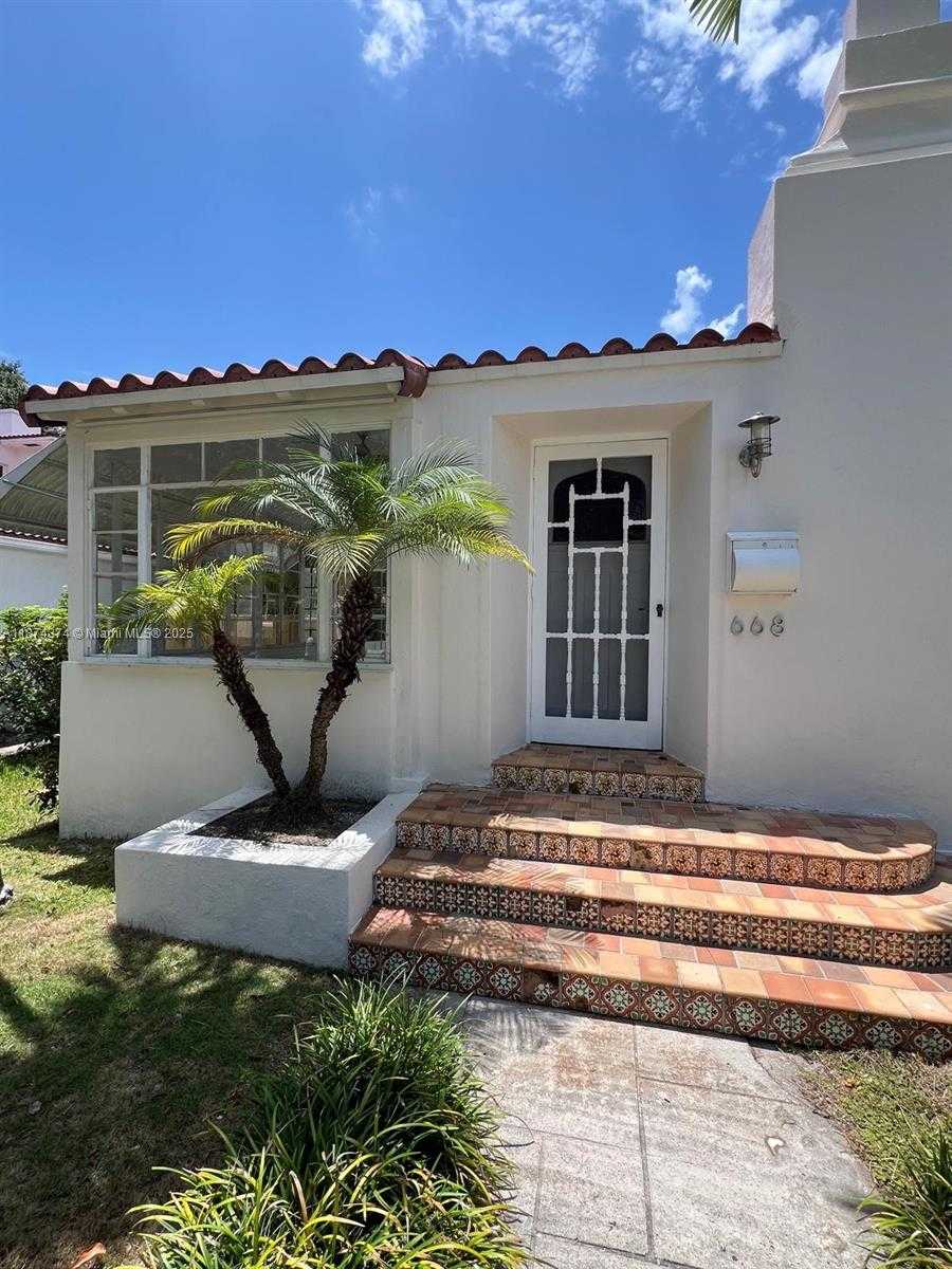Small Image of 668 NORTH EAST 72ND TER, Miami Number 3