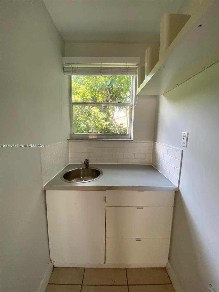 Small Image of 668 NORTH EAST 72ND TER, Miami Number 35