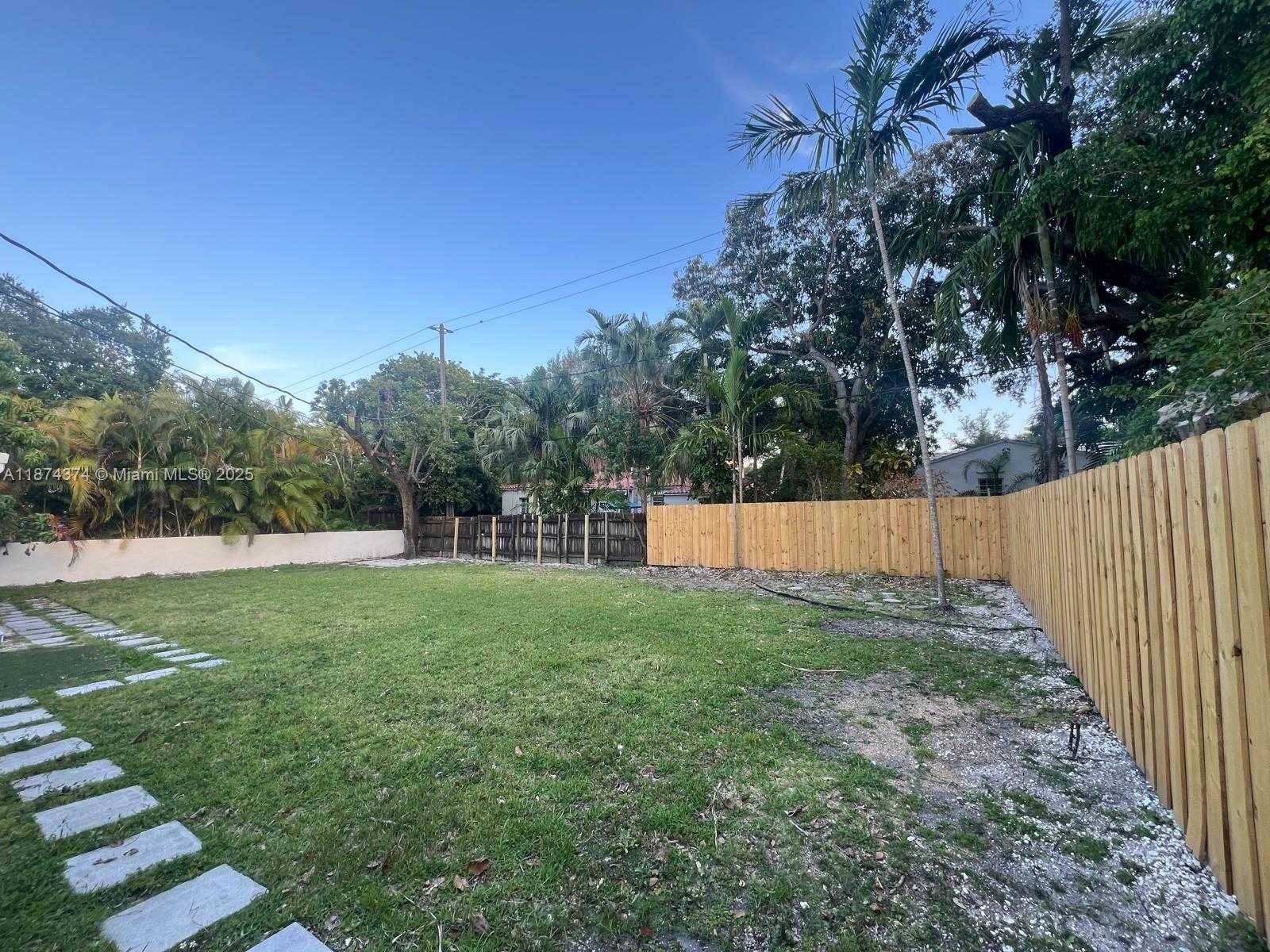 Small Image of 668 NORTH EAST 72ND TER, Miami Number 38