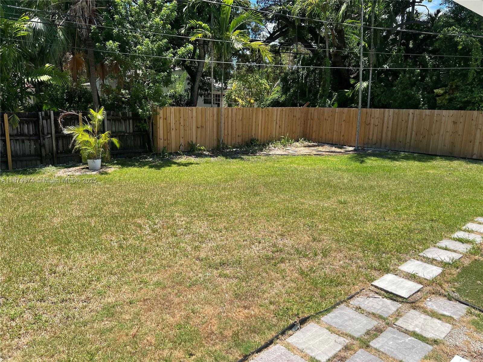 Small Image of 668 NORTH EAST 72ND TER, Miami Number 39