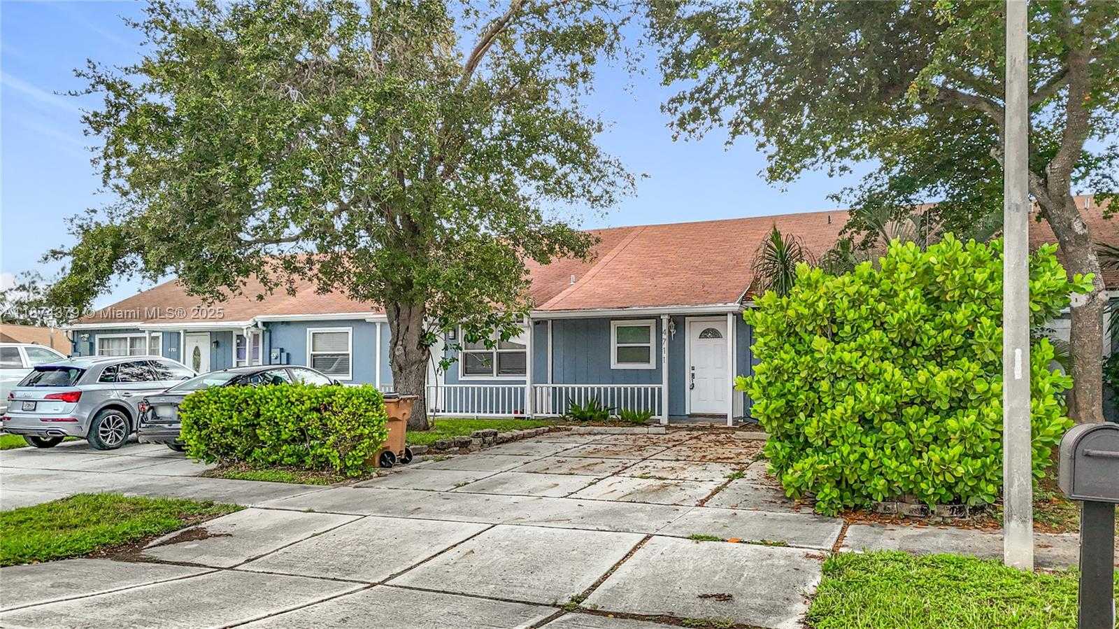 Small Image of Deerfield Beach Number 12