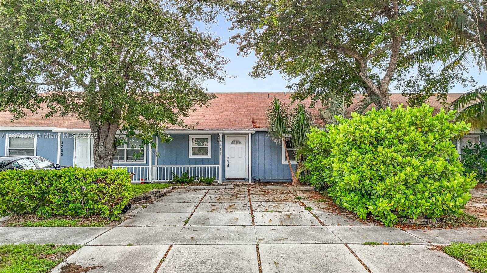 Small Image of Deerfield Beach Number 14