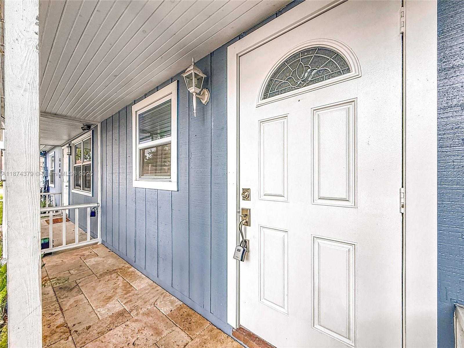 Small Image of Deerfield Beach Number 18