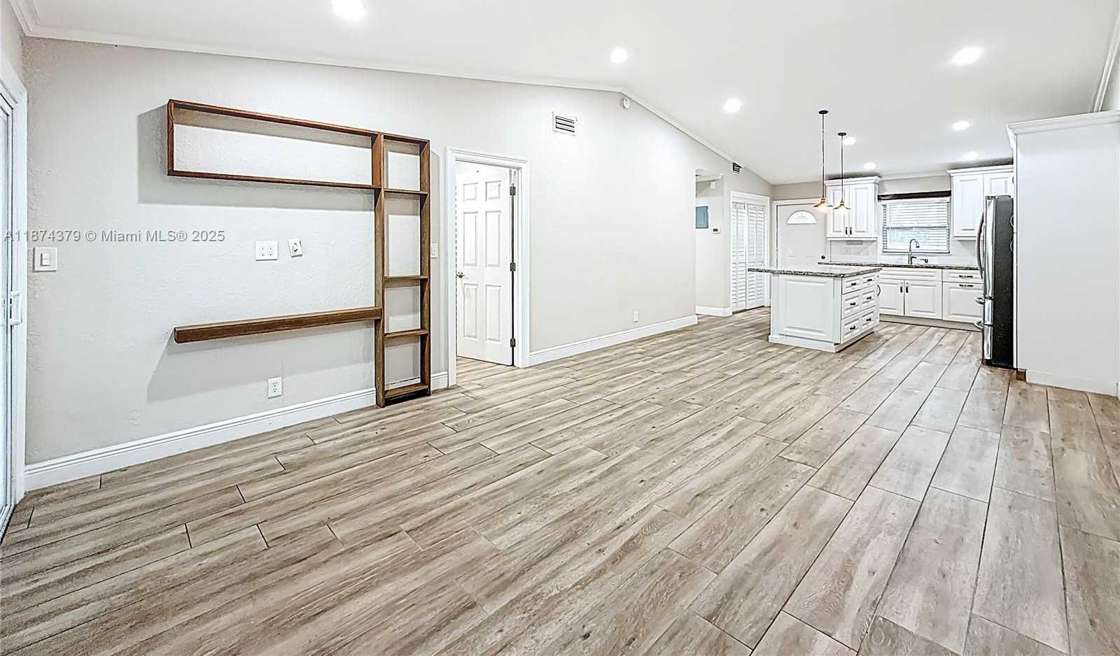 Small Image of Deerfield Beach Number 32