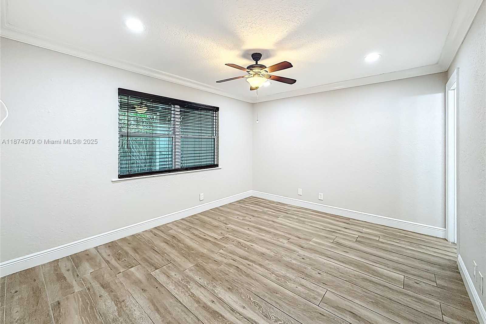 Small Image of Deerfield Beach Number 33