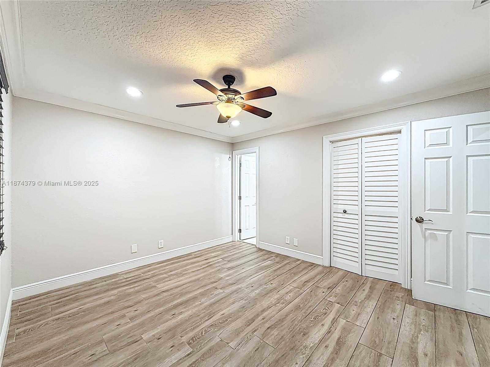 Small Image of Deerfield Beach Number 34