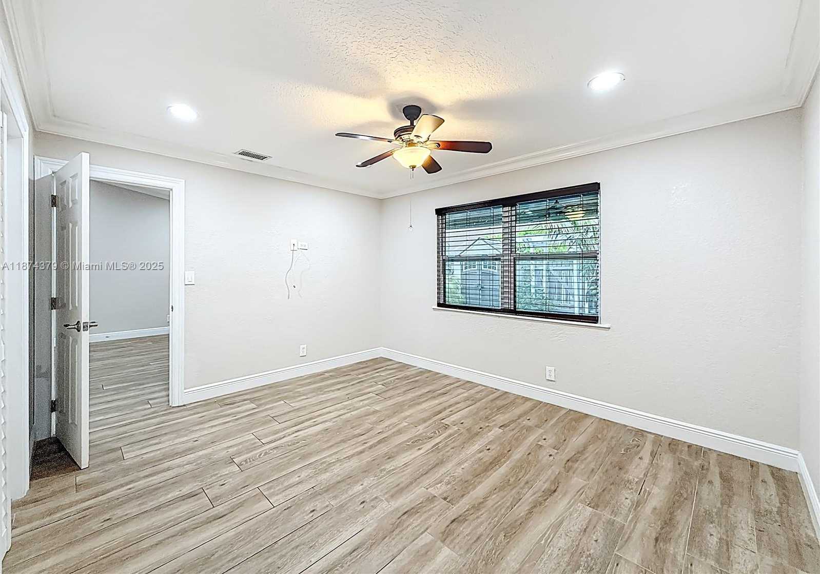 Small Image of Deerfield Beach Number 36