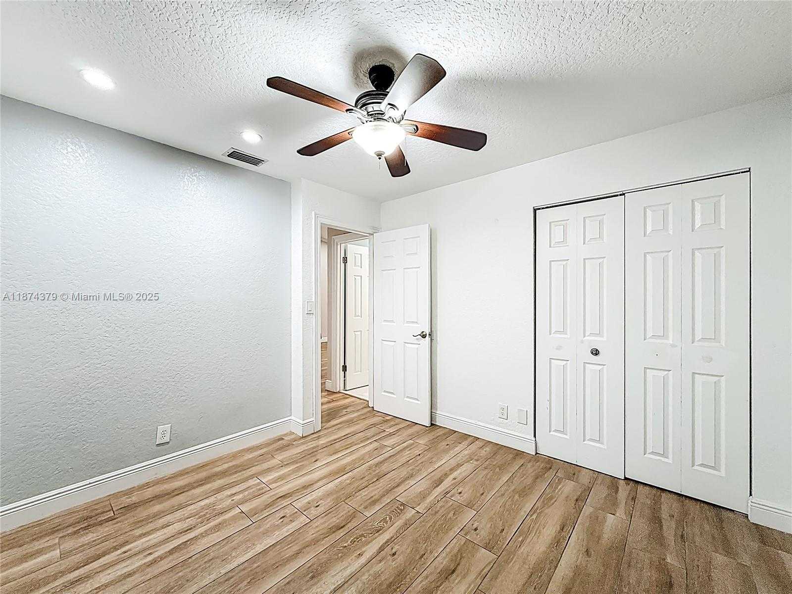Small Image of Deerfield Beach Number 41