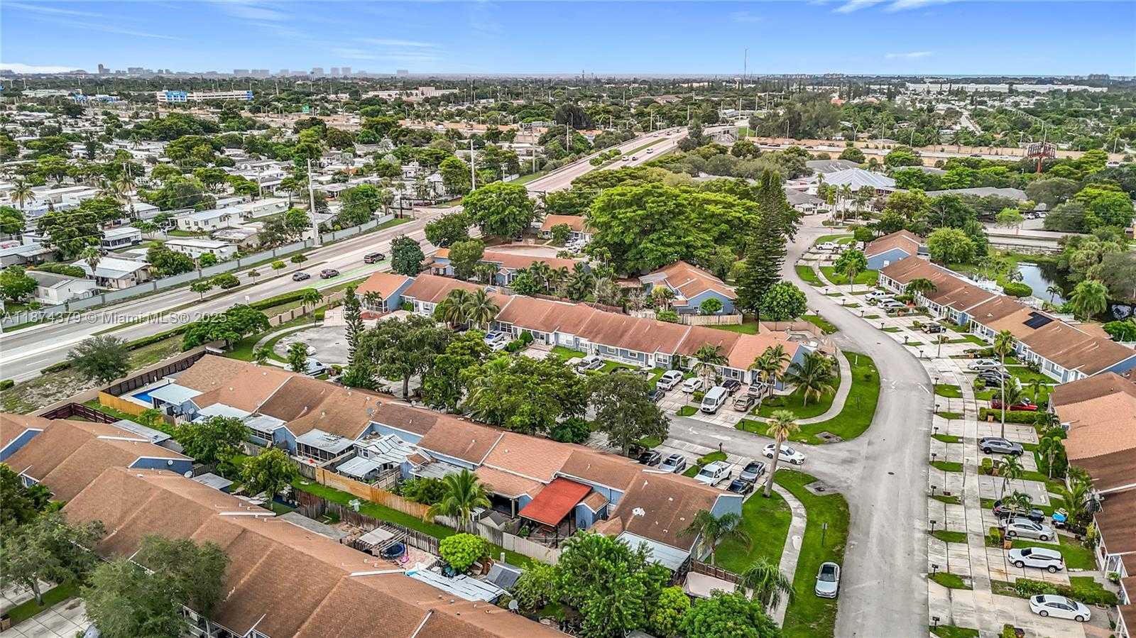 Small Image of Deerfield Beach Number 6