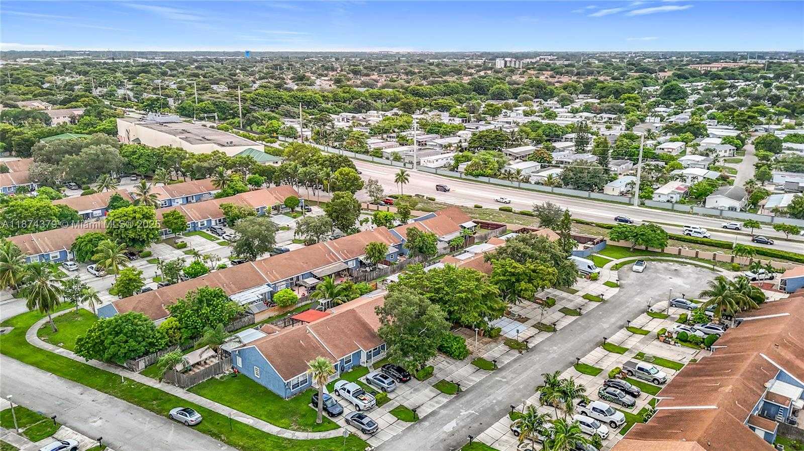 Small Image of Deerfield Beach Number 9