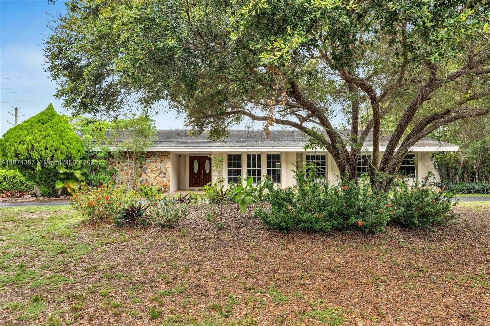 Small Image of 14780 SOUTH EAST OLD CUTLER RD #14780, Palmetto Bay Number 2