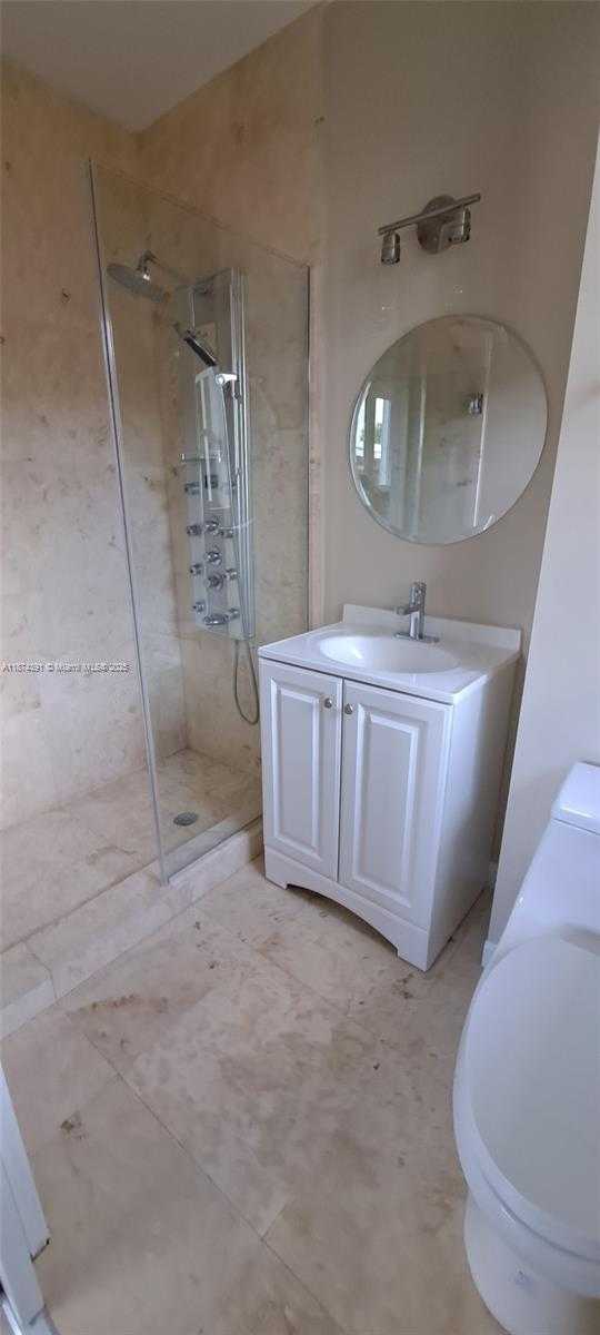 Small Image of 550 NORTH EAST 174TH ST, North Miami Beach Number 22