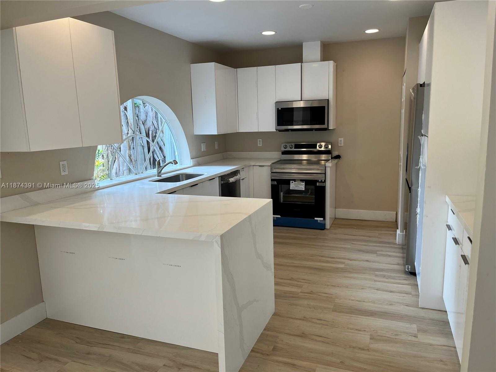 Small Image of 550 NORTH EAST 174TH ST, North Miami Beach Number 24
